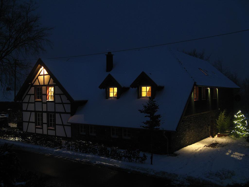 Lehmlounge Apartment Monschau Ruang foto